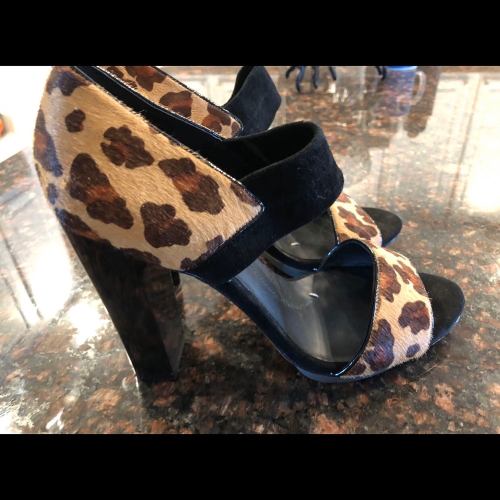 BCBG leopard sandals NWT